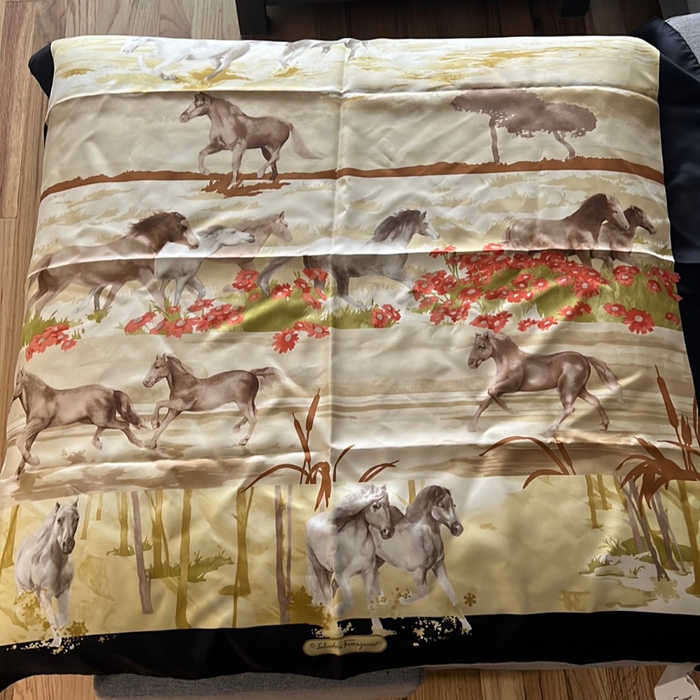 💜 🐎 NEW Salvatore Ferragamo Silk Scarf FO Mustang horsesT Black